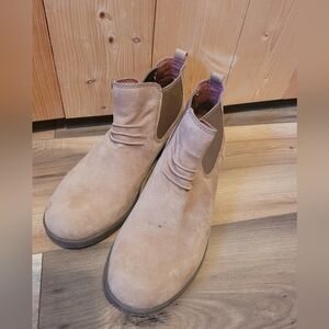 Dansko Bea Waterproof Ankle Boots